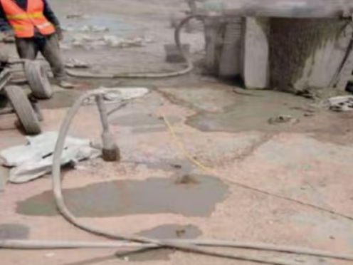 江安水泥混凝土路面板底注浆技术 路面脱空注浆整治方案